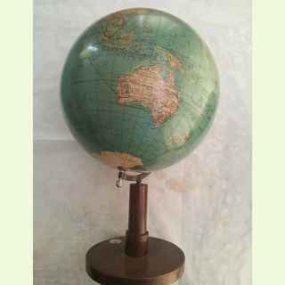 Nya Handels- och Samf?rdsglob.  (13-inch (33cm) Terrestrial Globe.)